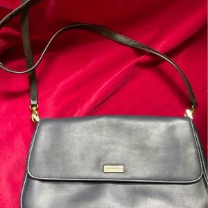 Villager shoulder strap cross body Purse is classic design w/ modern features.